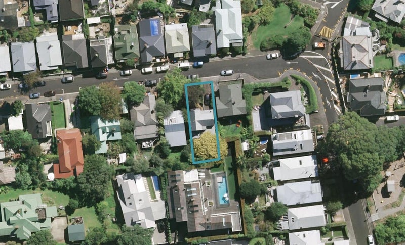 11 Russell Street, Freemans Bay, Auckland - Carousel 1