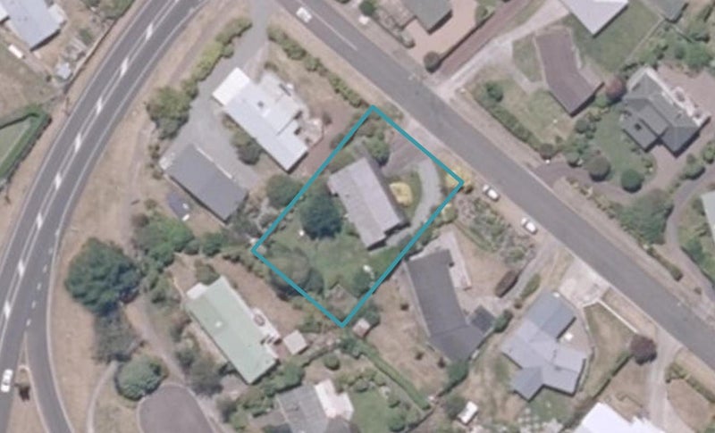 4 Scenic Heights, Acacia Bay, Taupō - Carousel 1