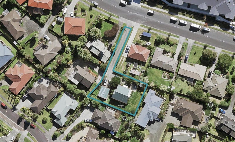 90 Unsworth Drive, Unsworth Heights, Auckland - Carousel 1