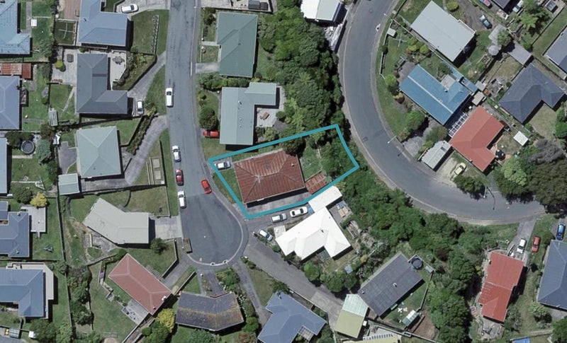 9 Archbold Street, Newlands, Wellington - Carousel 1