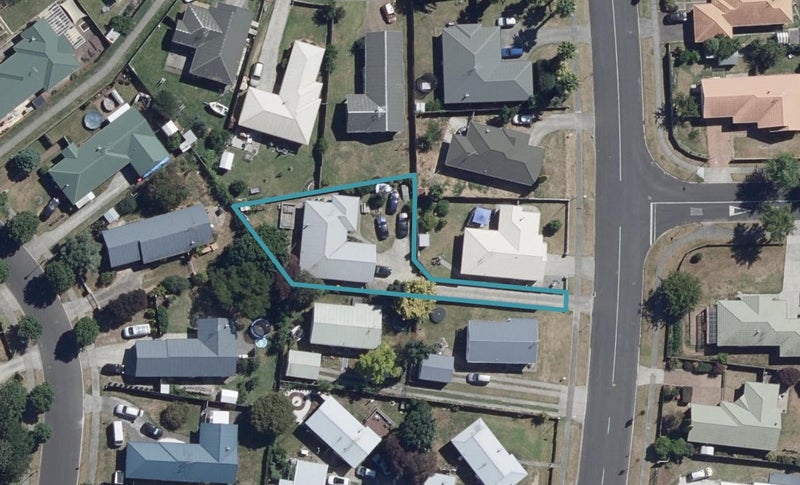 40 Lloyd Drive, Nawton, Hamilton - Carousel 1
