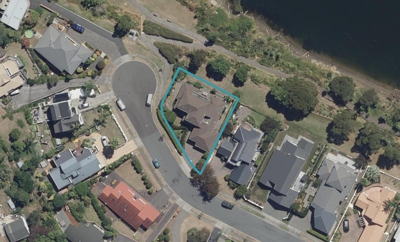 16 Sycamore Place, Pukete, Hamilton - Carousel 1