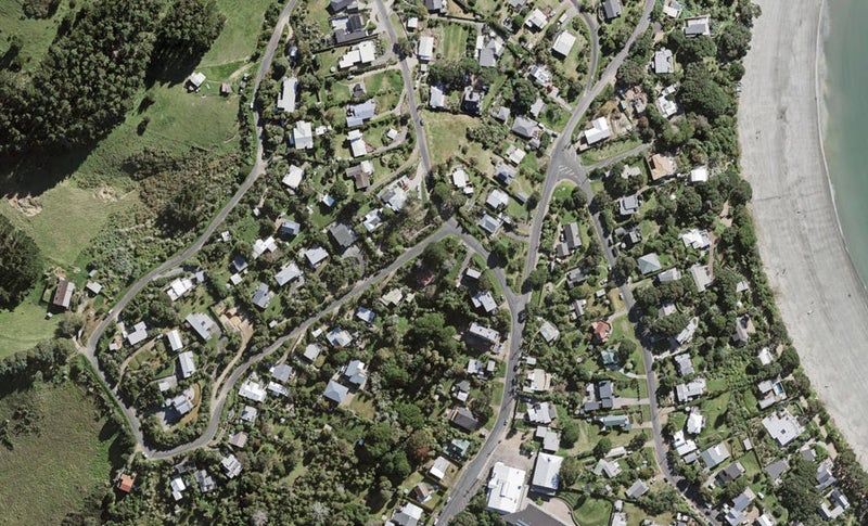 4 Tiri Road, Oneroa, Waiheke Island - Carousel 1