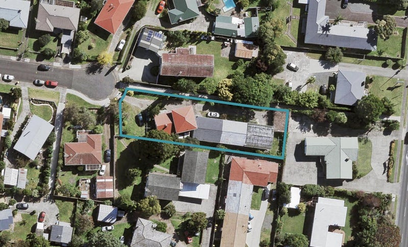 3/52 Te Kanawa Crescent, Henderson, Auckland - Carousel 1