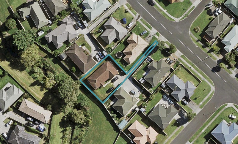 51 Glenveagh Park Drive, Weymouth, Auckland - Carousel 1