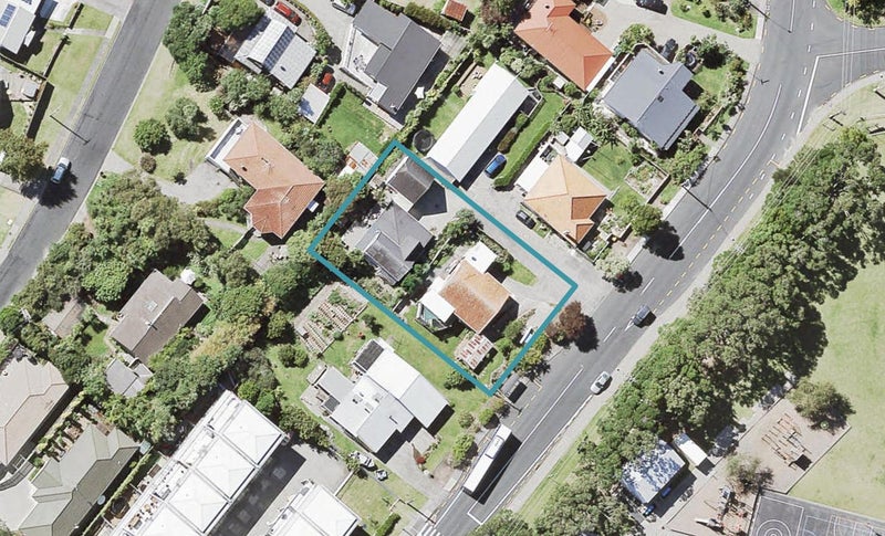 1/43 Browns Bay Road, Browns Bay, Auckland - Carousel 1