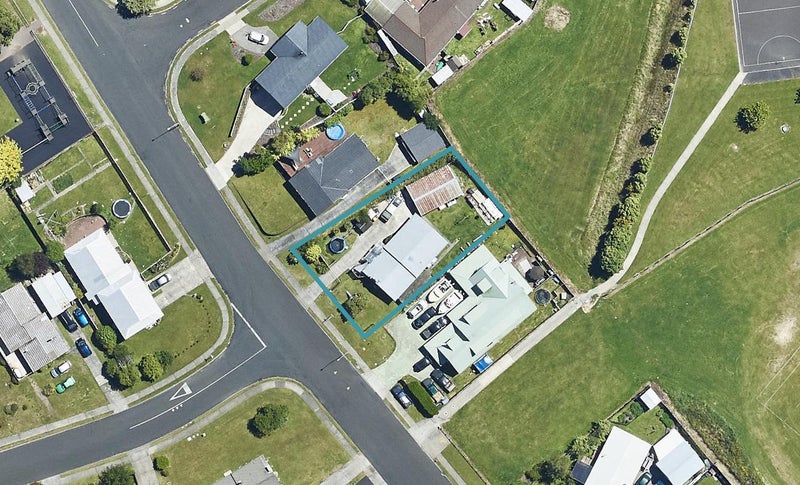 16 Petrie Street, Pomare, Rotorua - Carousel 1