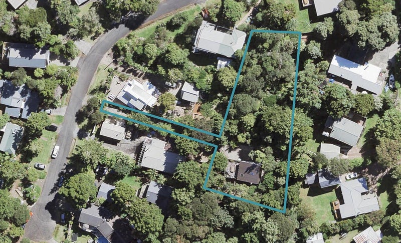 8 Karen Road, Laingholm, Auckland - Carousel 1