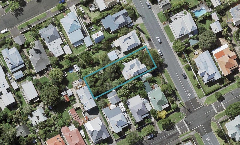 11 Cowper Street, Devonport, Auckland - Carousel 1