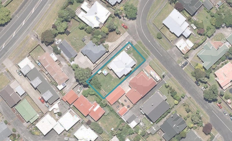 9 Mason Terrace, Gonville, Whanganui - Carousel 1