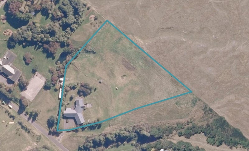 10 Te Moenga Park, Acacia Bay, Taupo - Carousel 1