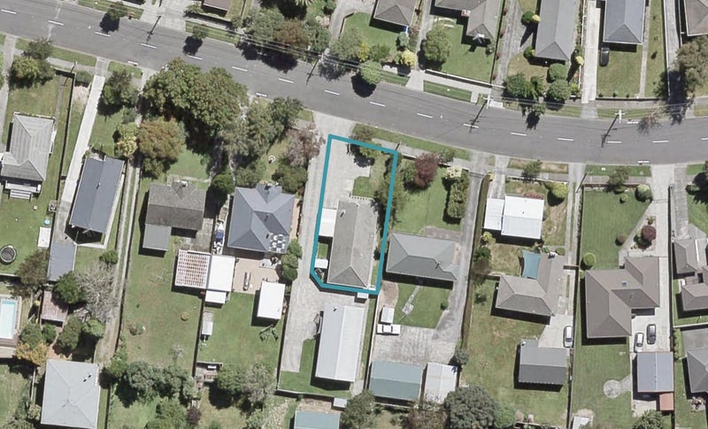 61 Shakespeare Avenue, Trentham, Upper Hutt - Carousel 1