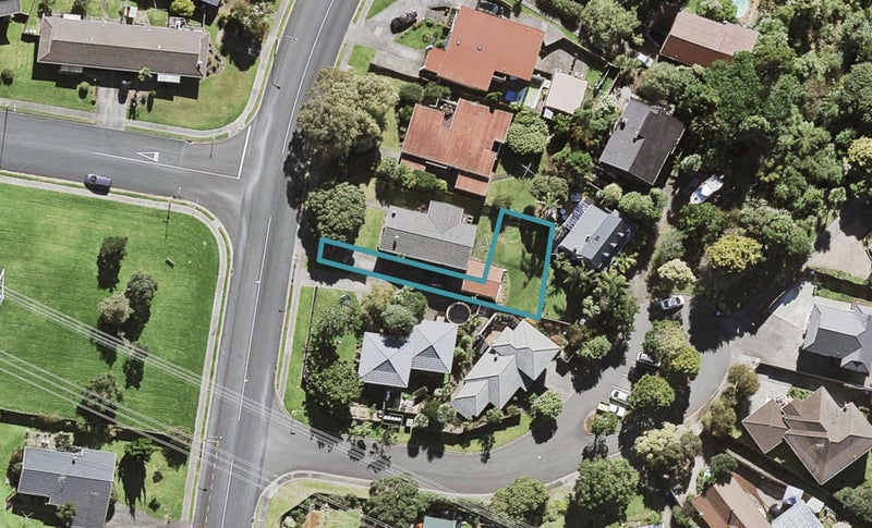 40D Halsey Drive, Lynfield, Auckland - Carousel 1