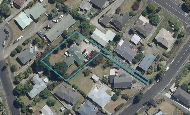 92 Storey Avenue, Forest Lake, Hamilton - Carousel 1
