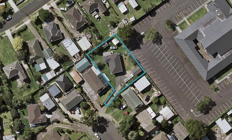 19 Desmond Place, Otara, Auckland - Carousel 1