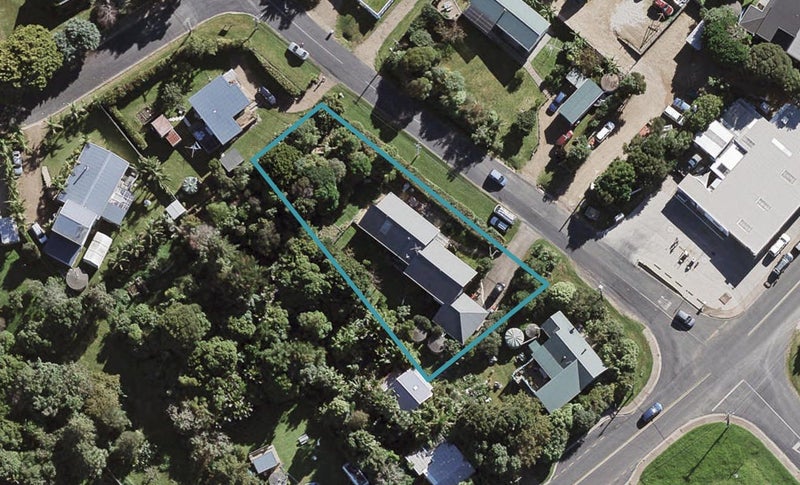 501 Sea View Road, Onetangi, Waiheke Island - Carousel 1