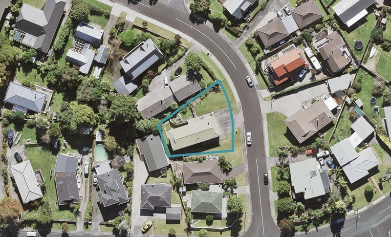 97 Manhattan Heights, Glendene, Auckland - Carousel 1