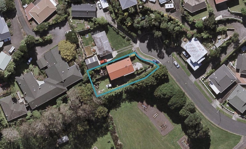 27 Kenmore Street, Westown, New Plymouth - Carousel 1
