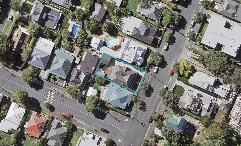 19 Cheltenham Road, Devonport, Auckland - Carousel 1