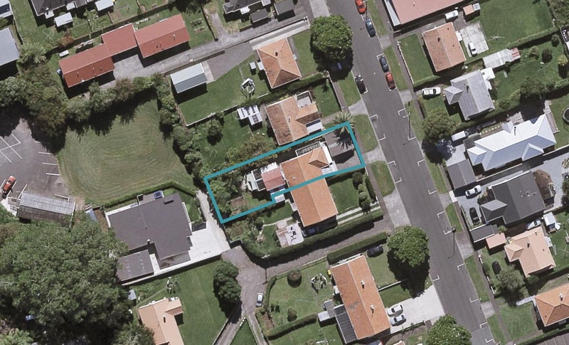 12 Clinton Street, Fitzroy, New Plymouth - Carousel 1