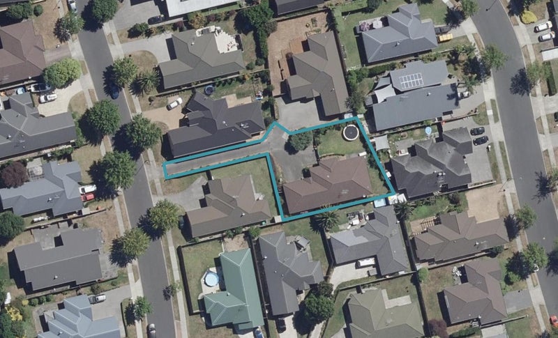 27 Ravenscourt Place, Huntington, Hamilton - Carousel 1