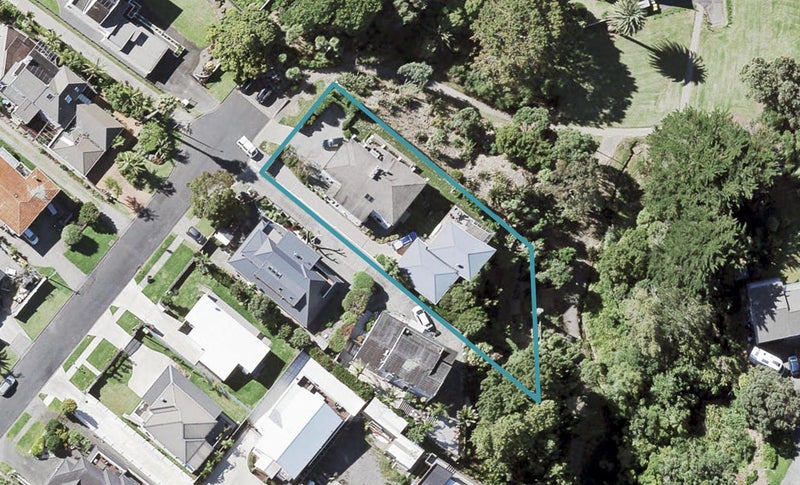 19 Sea View Terrace, Cockle Bay, Auckland - Carousel 1