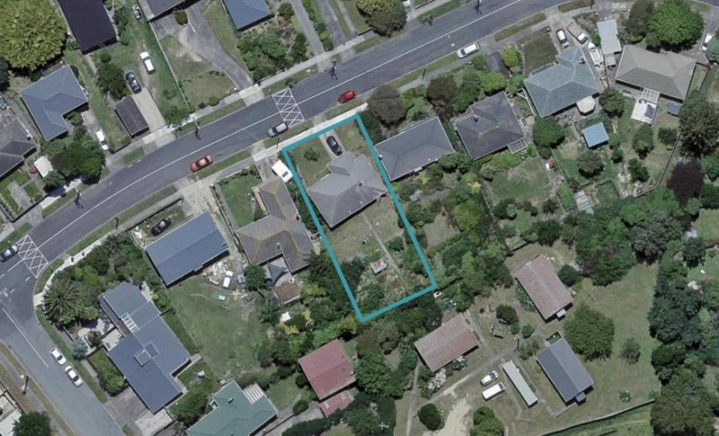 86 Bell Street, Tawa, Wellington - Carousel 1
