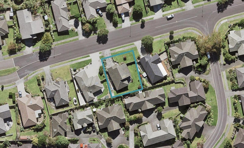 11 Rush Creek Drive, Westgate, Auckland - Carousel 1