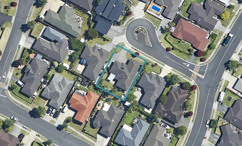 5 Emma Place, Papamoa Beach, Papamoa - Carousel 1