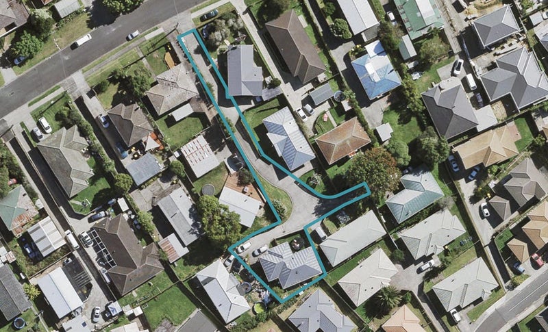 31C Woodside Road, Massey, Auckland - Carousel 1