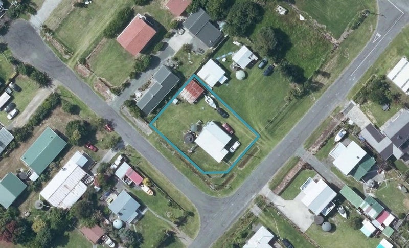76 Fortescue Street, Māhia - Carousel 1