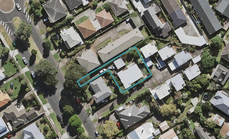 69A Moana Avenue, One Tree Hill, Auckland - Carousel 1