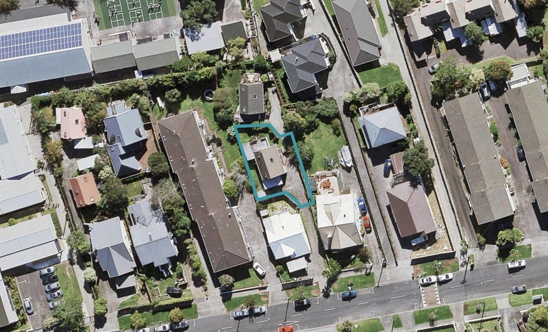16B Seaview Terrace, Mount Albert, Auckland - Carousel 1
