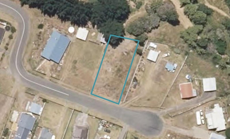 5 Barclay Grove, Hokio Beach, Levin - Carousel 1