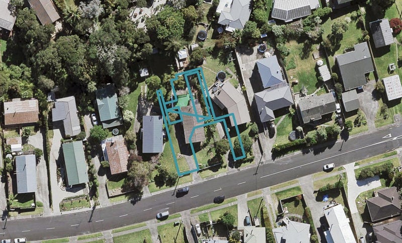 2/9 Seaview Road, Glenfield, Auckland - Carousel 1