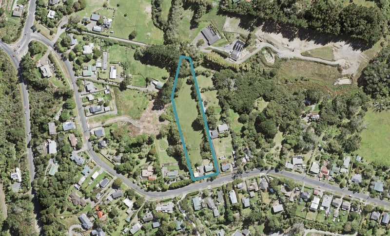 27 Mcentee Road, Waitakere, Auckland - Carousel 1