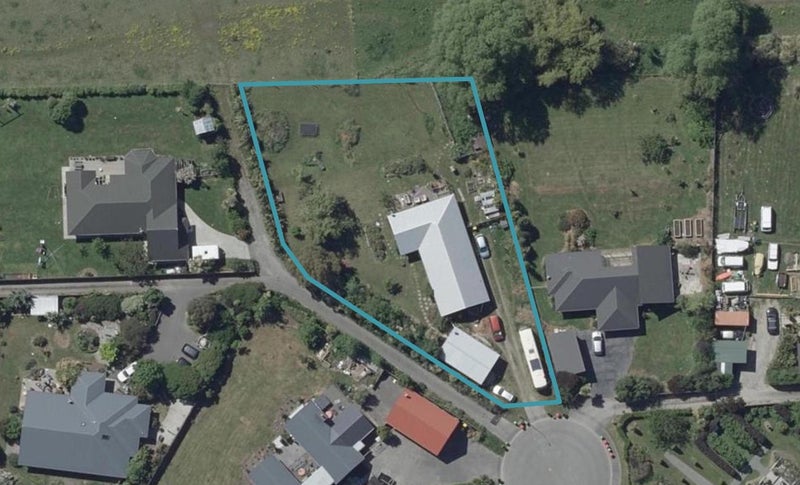 16 Cooks Lane, Heathcote Valley, Christchurch - Carousel 1