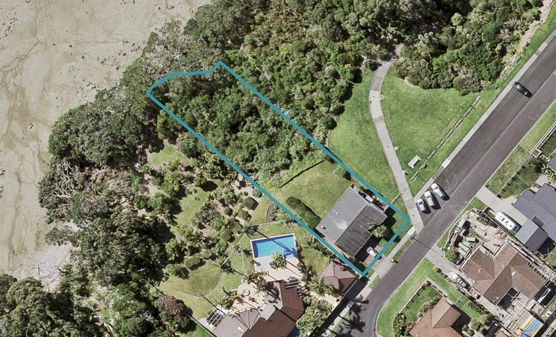 36 Falstaff Place, Half Moon Bay, Auckland - Carousel 1