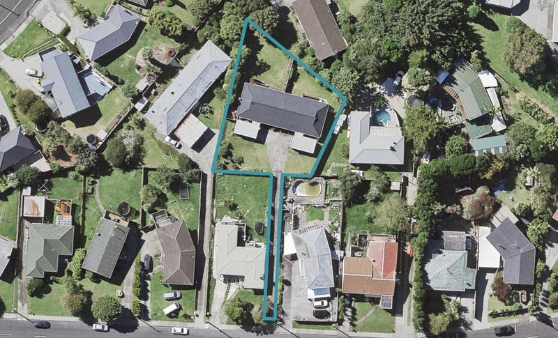 2/16 Willoughby Avenue, Howick, Auckland - Carousel 1