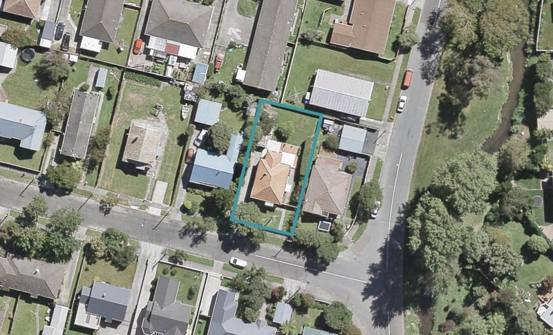 19 Rumgay Street, Fairfield, Lower Hutt - Carousel 1