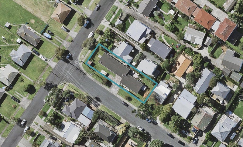 2/94 Eversleigh Road, Belmont, Auckland - Carousel 1