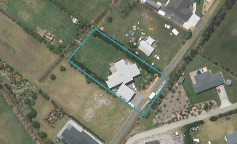 7 Sunrise Lane, Kaiwaka - Carousel 1