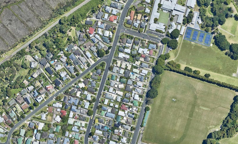 61B Queen Road, Bellevue, Tauranga - Carousel 1