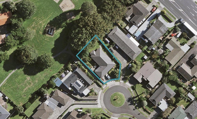 9 Tulloch Place, Conifer Grove, Takanini - Carousel 1