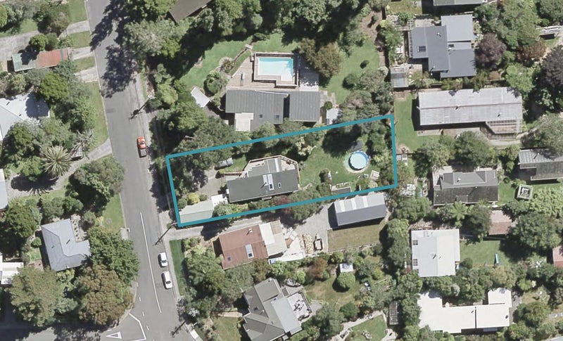 27 Jocelyn Crescent, Pinehaven, Upper Hutt - Carousel 1