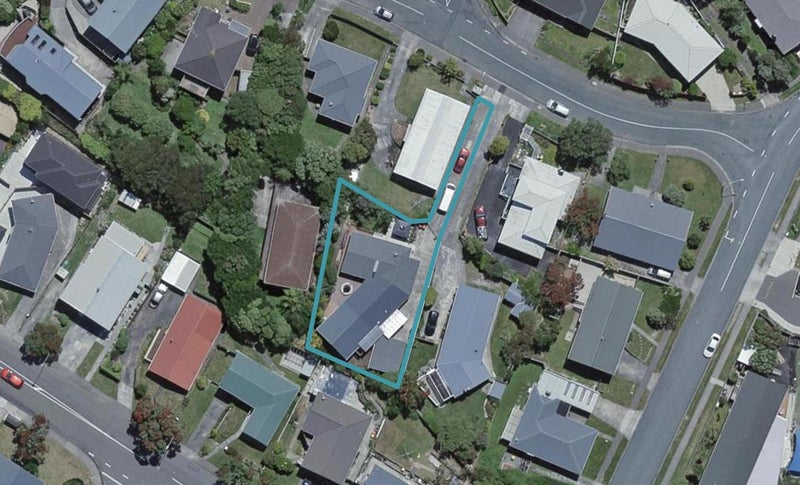 7 Pelorous Street, Paparangi, Wellington - Carousel 1