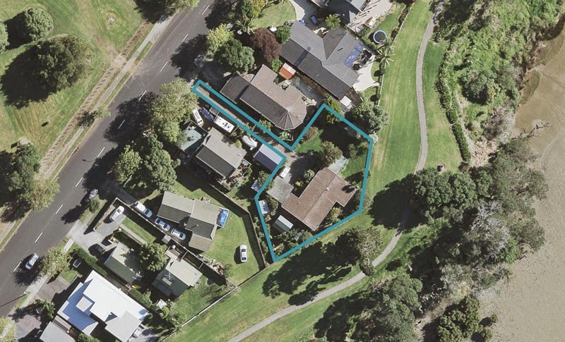 110 Carnoustie Drive, Wattle Downs, Auckland - Carousel 1