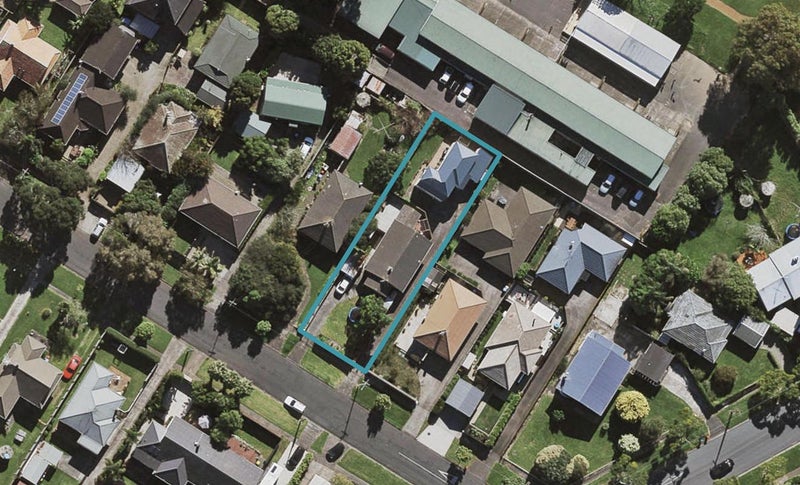 2/7 Houpara Street, Onehunga, Auckland - Carousel 1