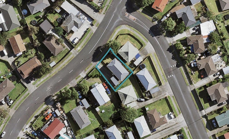 61 Maplesden Drive, Clendon Park, Auckland - Carousel 1