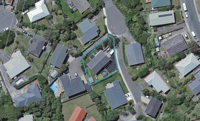 16 Bloomsbury Grove, Newlands, Wellington - Carousel 1